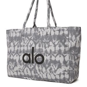 Alo yoga tie dye tote bag